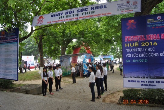 Ngày hội sức khoẻ 2016 - hoạt động hướng đến cộng đồng của Festival khoa học lần đầu tiên được tổ chức tại TP Huế