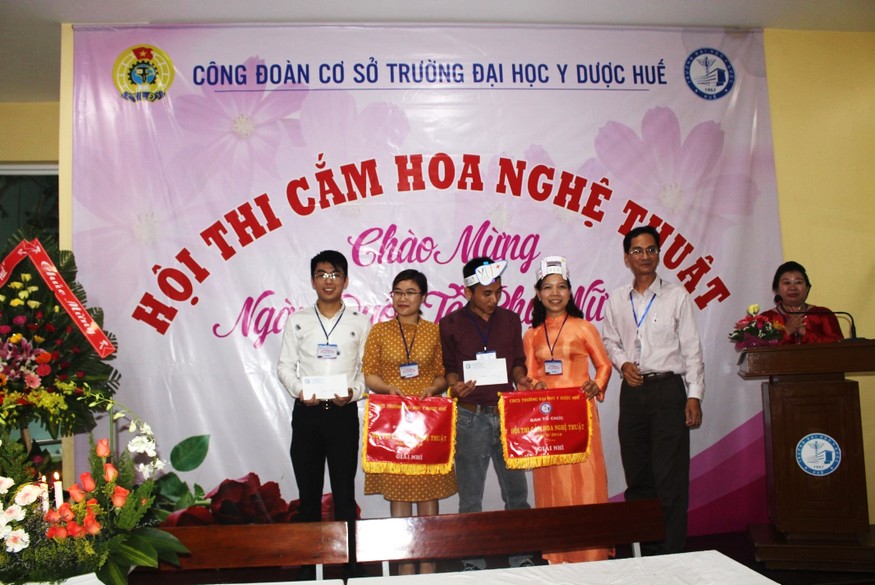 Giải Nhì cho Tổ công đoàn BM Phụ sản và Khoa Ngoại tiêu hóa bệnh viện