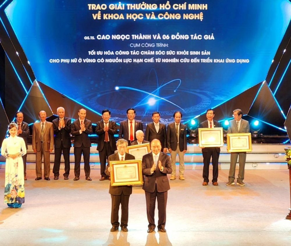 Nhóm tác giả Trường ĐH Y - Dược Huế đạt “Giải thưởng Hồ Chí Minh về Khoa học Công nghệ” đợt 6 năm 2021