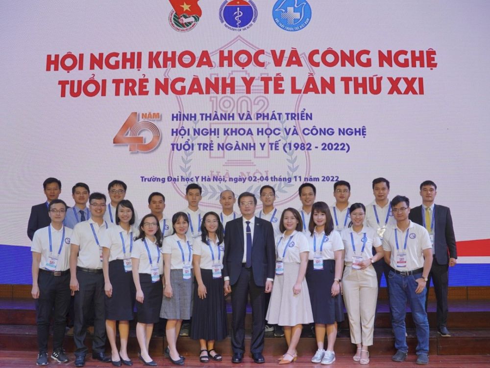 Đoàn cán bộ tham gia Hội nghị KHCNTT ngành Y tế toàn quốc lần thứ XXI